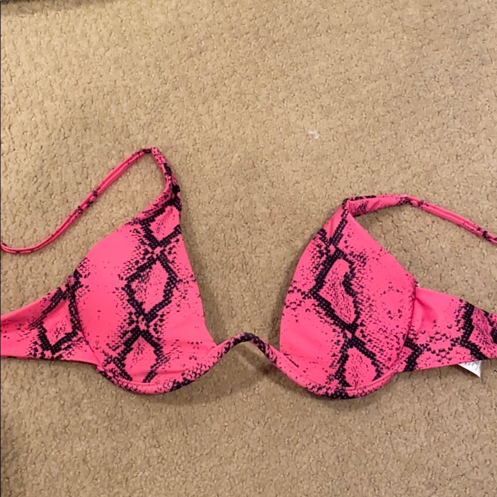 Pretty Little Thing bikini top